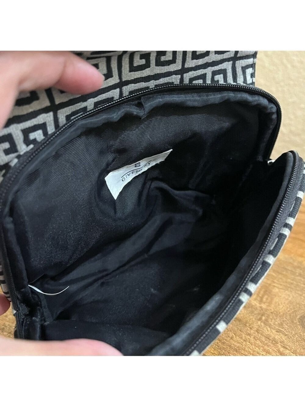 GIVENCHY NOVELTY POUCH - Picture 12 of 14